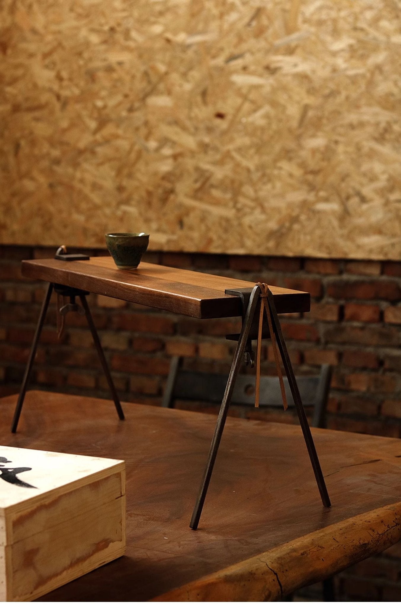 FOCUS UNCLEクルミ木製レトロな折りたたみ式アウトドアキャンプテーブル「SOLO」 - CALAFO